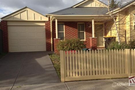 17 Streeton Ave, Caroline Springs, VIC 3023