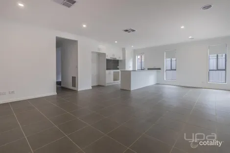 Property photo of 10 Avonmore Way Weir Views VIC 3338