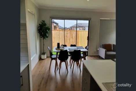 Property photo of 20 Eshal Crescent Wyndham Vale VIC 3024
