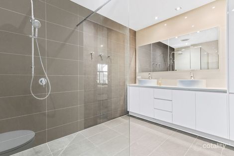 Property photo of 10 Timbertop Terrace Keysborough VIC 3173