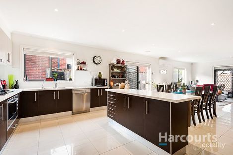 Property photo of 15 Danjera Place South Morang VIC 3752