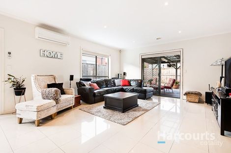 Property photo of 15 Danjera Place South Morang VIC 3752