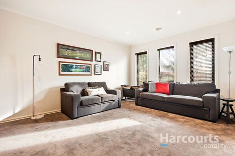 Property photo of 15 Danjera Place South Morang VIC 3752