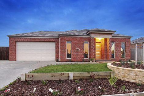 32 Mackellar St, Pakenham, VIC 3810