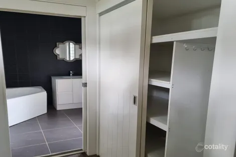 Property photo of 2 Melaleuca Drive Lamb Island QLD 4184