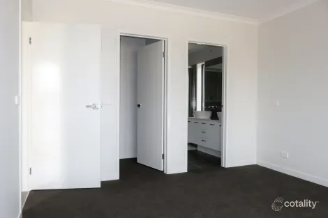 Property photo of 5 Kamala Road Clyde North VIC 3978