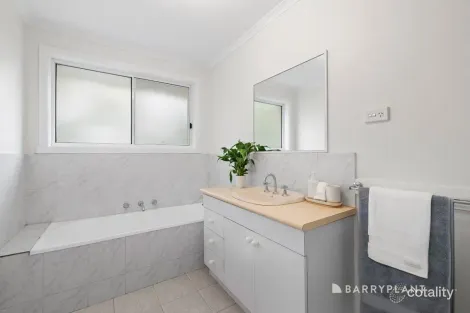 Property photo of 2/59 Blossom Park Drive Mill Park VIC 3082