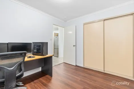 Property photo of 2 Smith Place Emerald QLD 4720