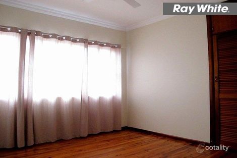 Property photo of 11 Dorrigo Avenue Hoxton Park NSW 2171