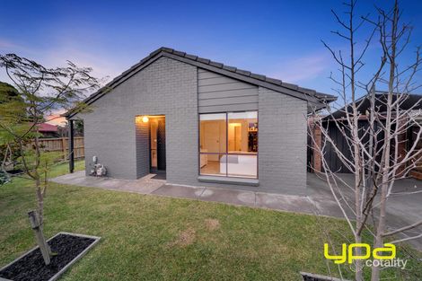 Property photo of 20 Blaxland Avenue Cranbourne North VIC 3977
