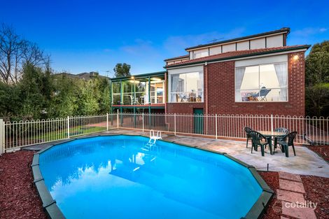 Property photo of 15 Wattlebird Walk South Morang VIC 3752