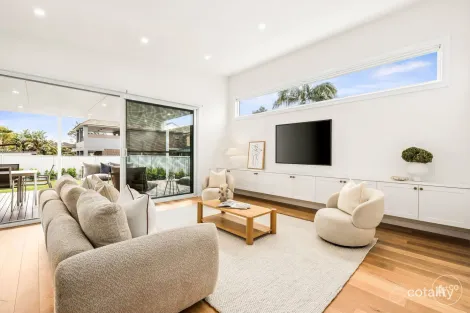 Property photo of 25 Tenterden Road Botany NSW 2019