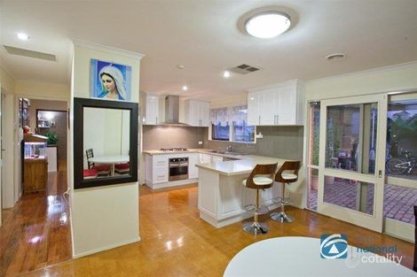 Property photo of 14 Nowell Court Endeavour Hills VIC 3802