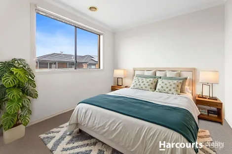Property photo of 9 Carabott Place Berwick VIC 3806