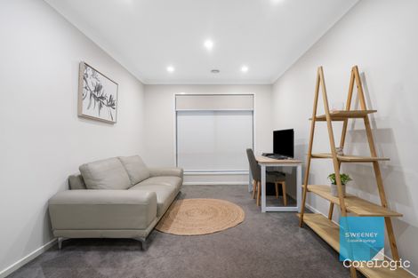 Property photo of 33 Wylie Circuit Burnside Heights VIC 3023