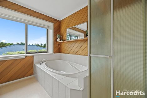 Property photo of 22 Wood Street Drouin VIC 3818