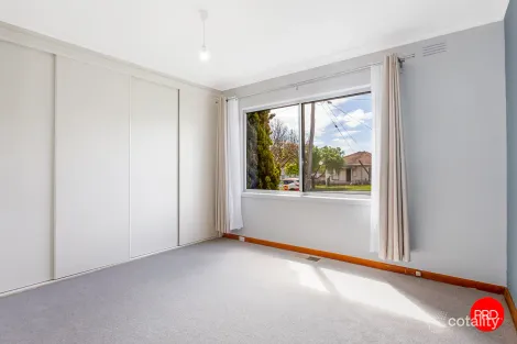 Property photo of 16 Guthrie Street Kangaroo Flat VIC 3555