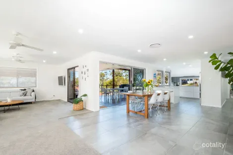42 Parasol St, Ashmore, QLD 4214