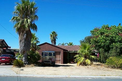 Property photo of 14 Sailfish Close Beldon WA 6027
