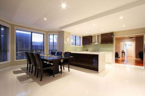 Property photo of 40 Carroll Crescent Mill Park VIC 3082