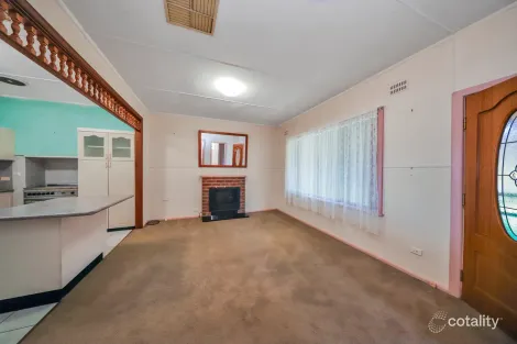 Property photo of 8 Pine Street Tumut NSW 2720