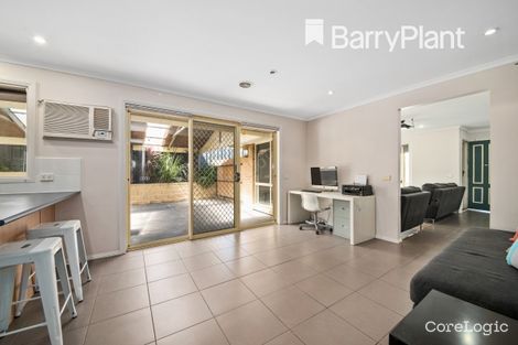 Property photo of 2 Jonathan Place Pakenham VIC 3810