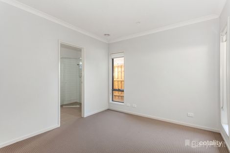 Property photo of 21 Medallion Avenue Beveridge VIC 3753