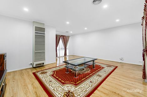 Property photo of 6 Denham Crescent Cranbourne North VIC 3977