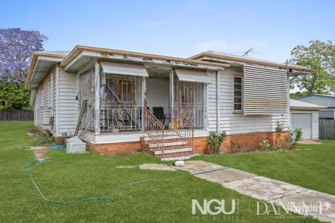 8 Stanley St, North Booval, QLD 4304