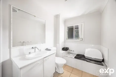 Property photo of 70/3 Arundel Drive Arundel QLD 4214