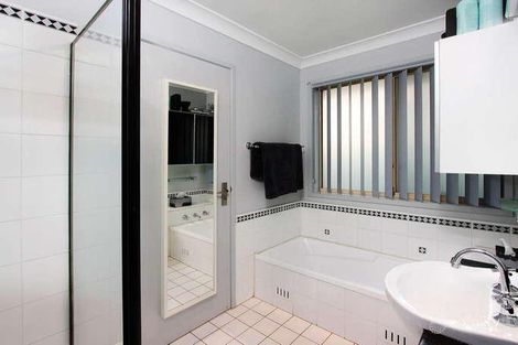 Property photo of 12 Giles Place Plumpton NSW 2761