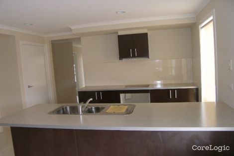 Property photo of 10 Drysdale Crescent Point Cook VIC 3030