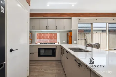 Property photo of 16 Daffodil Road Canning Vale WA 6155