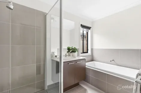 Property photo of 8 Pemberton Street Mount Duneed VIC 3217