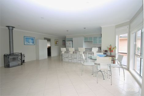 Property photo of 40 Hogbin Crescent Sanctuary Point NSW 2540