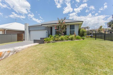 25 Ripon Way, Macquarie Hills, NSW 2285