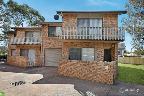 Property photo of 1/8-10 Farmborough Road Unanderra NSW 2526