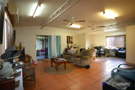 Property photo of 8 Leslie Street Sarina QLD 4737