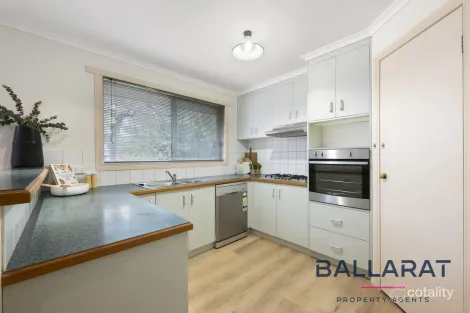 Property photo of 8 Park Lane Mount Helen VIC 3350