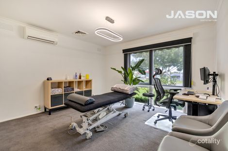240 Mickleham Rd, Gladstone Park, VIC 3043