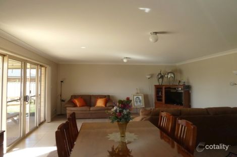 Property photo of 4 Taloumbi Place Orange NSW 2800