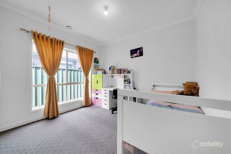 Property photo of 14 Pepper Tree Court Caroline Springs VIC 3023