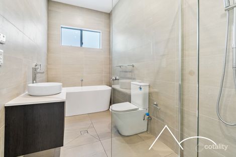 Property photo of 20 Hoxton Place Spring Farm NSW 2570