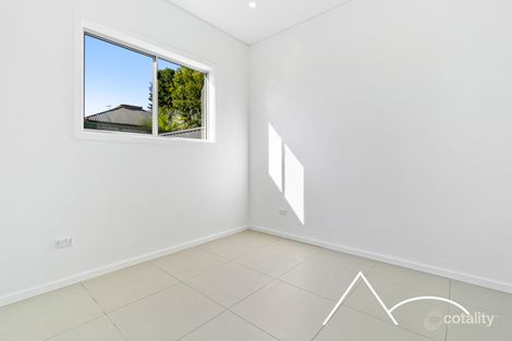 Property photo of 20 Hoxton Place Spring Farm NSW 2570