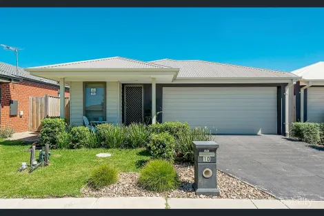 10 Straw Flower Cct, Greenvale, VIC 3059
