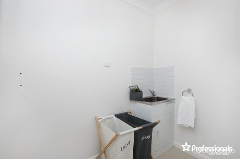 Property photo of 1/3 Alex Court Kurunjang VIC 3337