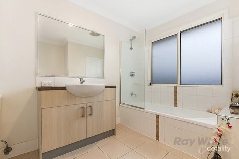 Property photo of 2/40 Bellagio Crescent Coomera QLD 4209