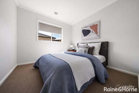 Property photo of 14 Gilfillan Circuit Thornhill Park VIC 3335