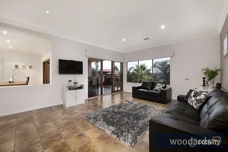 Property photo of 8 Cash Grove Mount Waverley VIC 3149