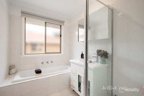 Property photo of 2/37 Waiora Road Heidelberg Heights VIC 3081